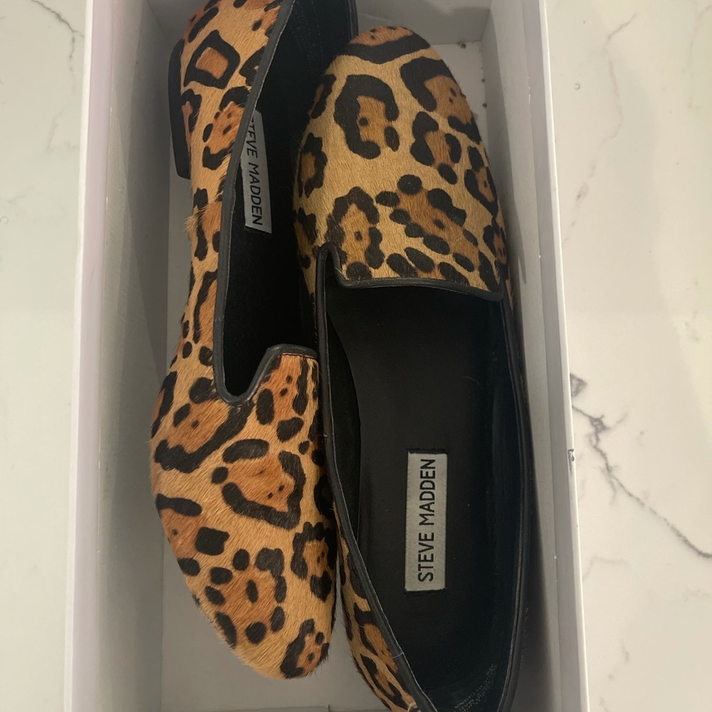Steve Madden Leopard Flats